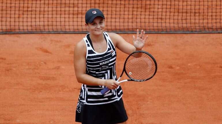 French Open: Ashleigh Barty defeats Sofia Kenin to enter quarter-finals