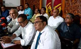 Sri Lanka's Muslim ministers resign en masse over hate attacks after Easter bombings