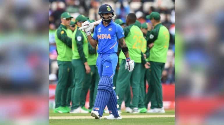 Watch: Quinton de Kock's stunning catch that dismissed India's Virat Kohli in World Cup Watch: Quinton de Kock's stunning catch that dismissed India's Virat Kohli in World Cup