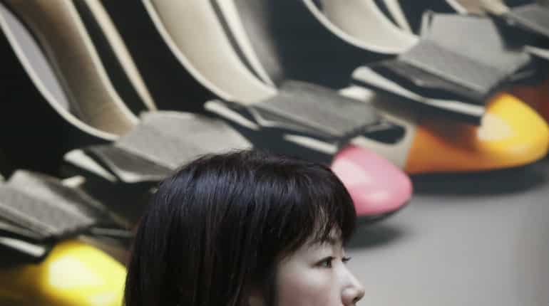 Japan minister responds to #KuToo campaign, says high heels for women at work 'necessary' Japan minister responds to #KuToo campaign, says high heels for women at work 'necessary'