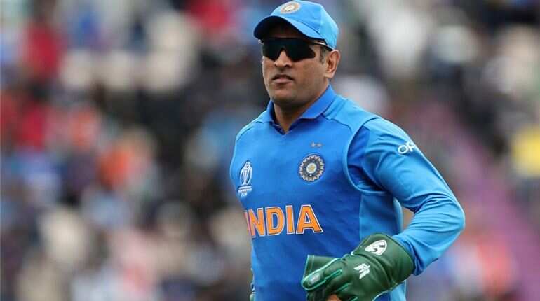 Dhoni gloves row: ICC sticks to its stand, tells BCCI can't allow Army insignia on Dhoni's gloves