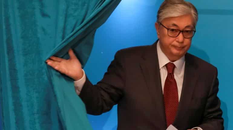 Hundreds protest in Kazakhstan as Nazarbayev ally set to win presidential election