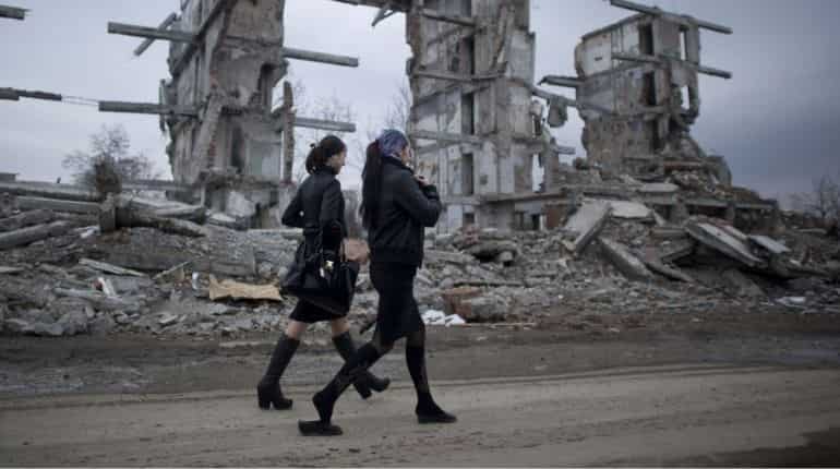 Chechen women go places with female-only taxi service