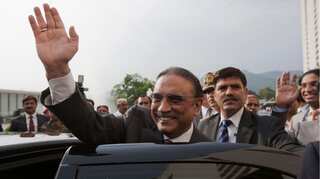 Former Pakistani President Asif Ali Zardari arrested on corruption charges