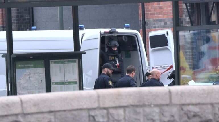 Police shoot man after bomb scare at Swedish train station Police shoot man after bomb scare at Swedish train station
