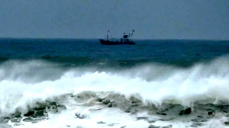 Gujarat evacuates hundreds of thousands as cyclone Vayu builds fury