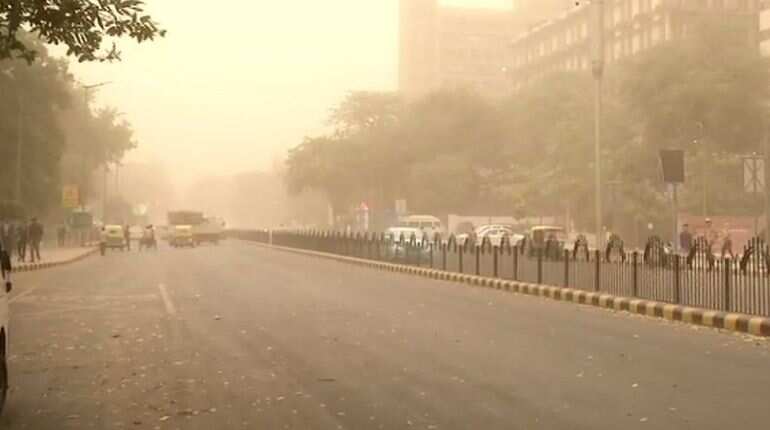 Dust storm grips Delhi, 'intense rain ahead' predicts Skymet  