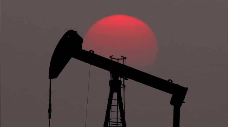 Oil inches down as inventory data counters trade deal hopes Oil inches down as inventory data counters trade deal hopes