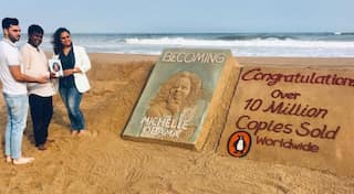 Sudarshan Pattanaik celebrates Michelle Obama's successful memoir 'Becoming' with a sand tribute