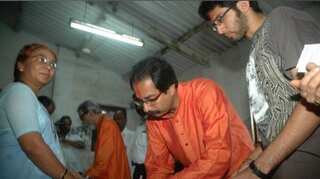 Uddhav Thackeray offers prayers to Ram Lalla in Ayodhya along with party MPs