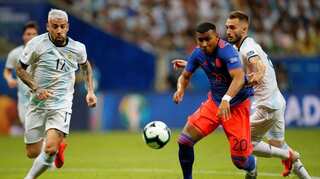 Copa America: Roger Martinez cracker helps Colombia past Argentina