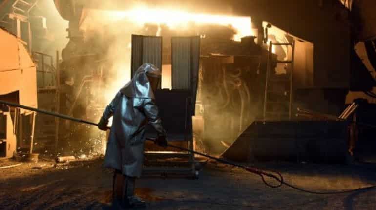 Steel, iron makers seek removal of duty on coking coal; higher tariff on scrap Steel, iron makers seek removal of duty on coking coal; higher tariff on scrap