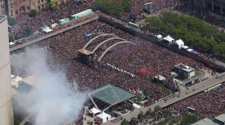 Toronto Raptors rally: 4 wounded, 3 arrested in shooting at the celebration of NBA title Toronto Raptors rally: 4 wounded, 3 arrested in shooting at the celebration of NBA title