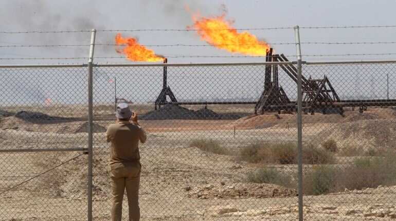 Oil prices slip for second day on global growth fears