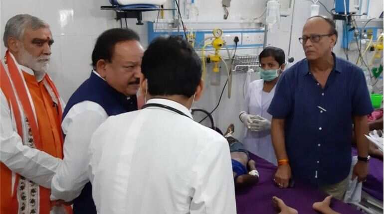 Acute Encephalitis crisis: Hospital urges political parties to not disturb instead try to raise awareness in villages Acute Encephalitis crisis: Hospital urges political parties to not disturb instead try to raise awareness in villages