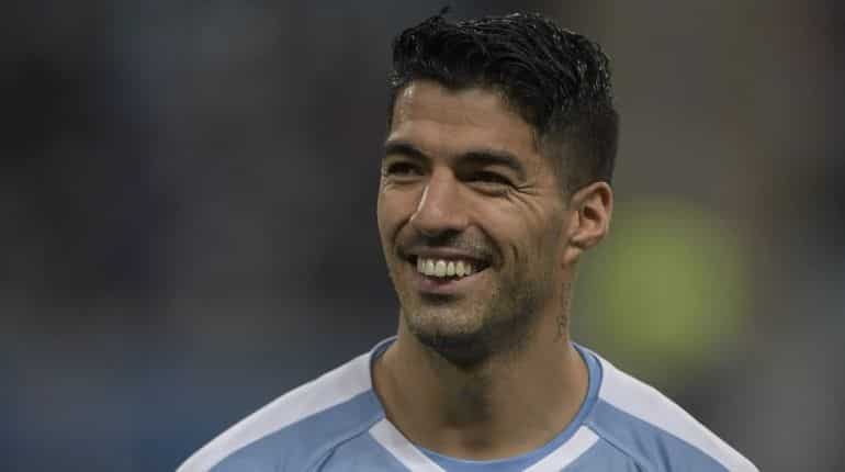 Luis Suarez and cheating? Barca striker suspected of cheating on Italian exam
