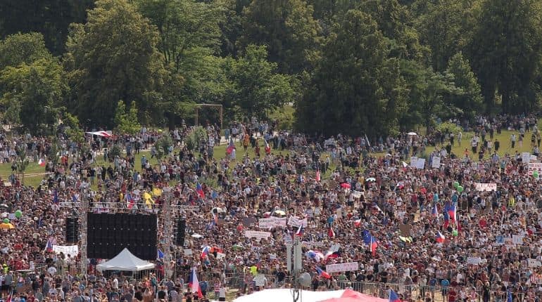 Huge crowds of protesters demand Czech PM step down Huge crowds of protesters demand Czech PM step down