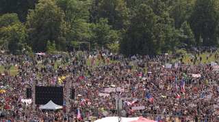 Huge crowds of protesters demand Czech PM step down