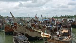 Vulnerable fishermen and supply chain hit by fishing ban in Bangladesh
