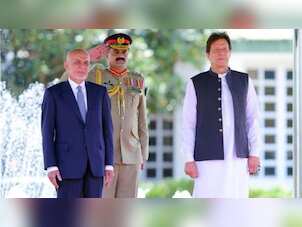 Pakistan Prime Minister Imran Khan, Afghan President Ashraf Ghani hold meeting, discuss peace process