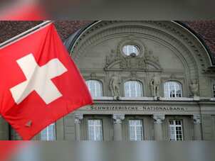 Swiss National Bank estimates record $143 billion loss in 2022