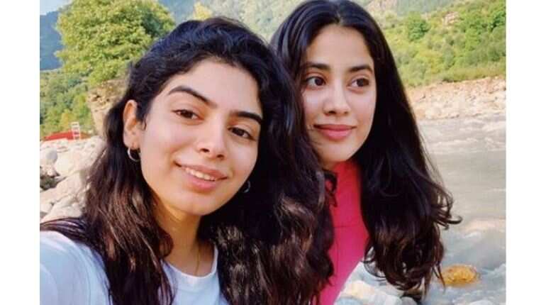 Janhvi Kapoor 'spends quality time' with sister Khushi, girl gang