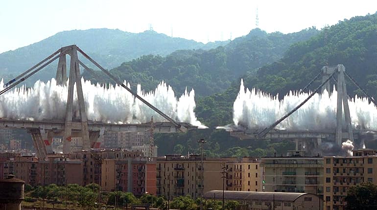 Slow motion video shows moment of Genoa bridge explosion