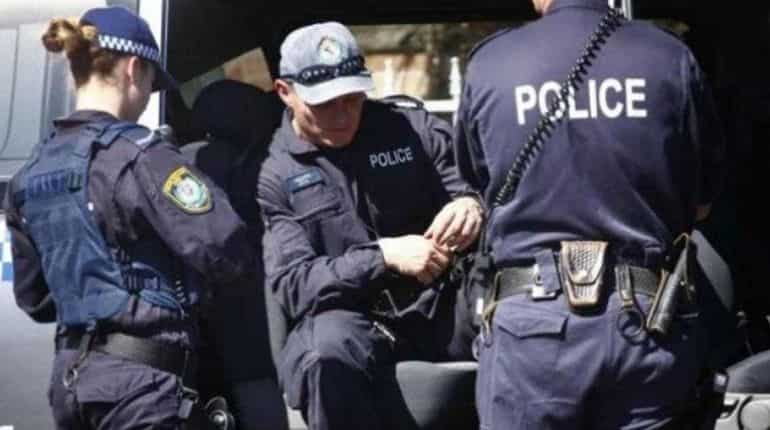 Wrong identification of tea as drugs forces mother, daughter to spend months in Australian jail