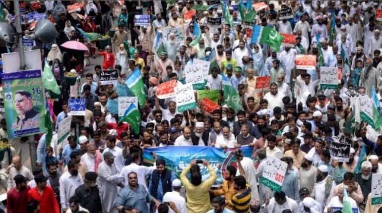 Pakistan-occupied-Kashmir government employees stage protest against its discriminatory financial policies