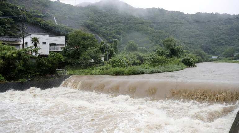 Japan, hit by torrential rains, orders 800,000 to evacuate Japan, hit by torrential rains, orders 800,000 to evacuate