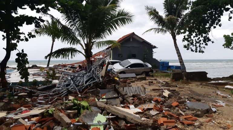 Earthquake of 7.7 magnitude strikes the Caribbean, tsunami warning issued