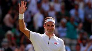 Wimbledon: Roger Federer crushes Jay Clarke, eases into third round