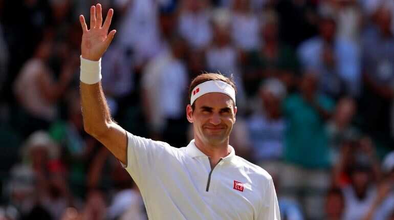 Wimbledon: Roger Federer crushes Jay Clarke, eases into third round