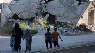 Regime and Russian air strikes killed 43 people in northwest Syria: War monitor