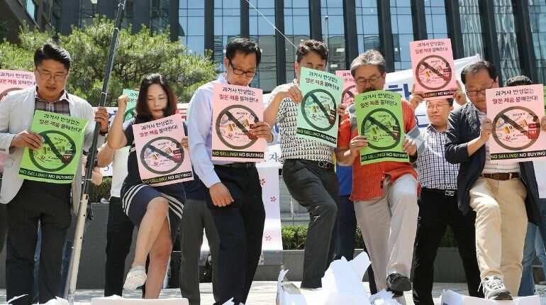 Calls for boycott of Japan grow in South Korea as diplomatic row simmers