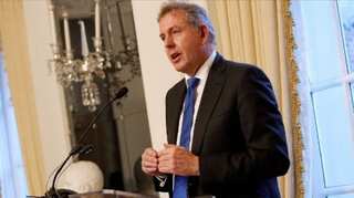 Kim Darroch, British Ambassador to US who called Trump 'inept', resigns 