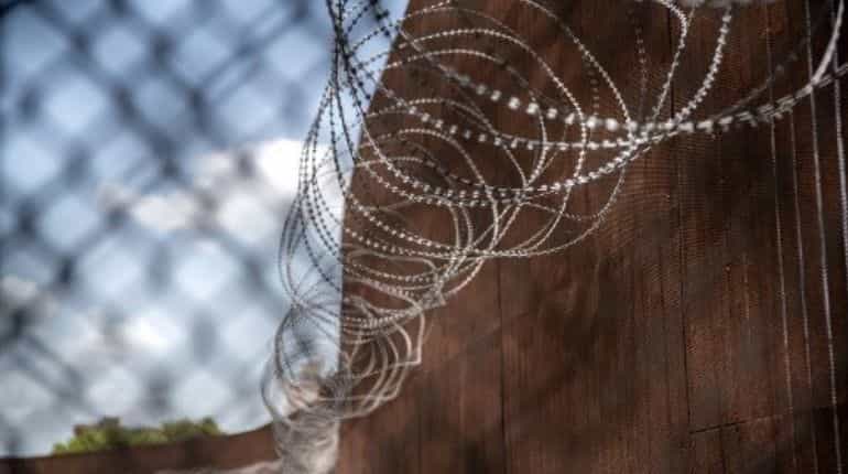 At the US-Mexican border, migrants give up hope of crossing