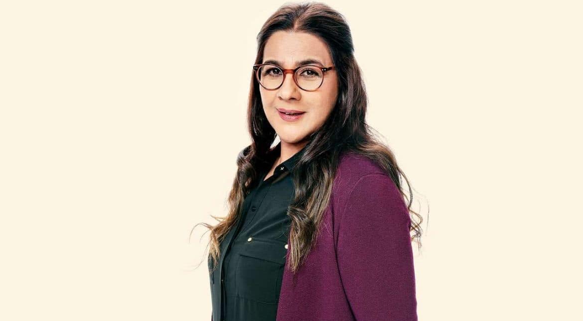 Amrita Singh in 'Badla'
