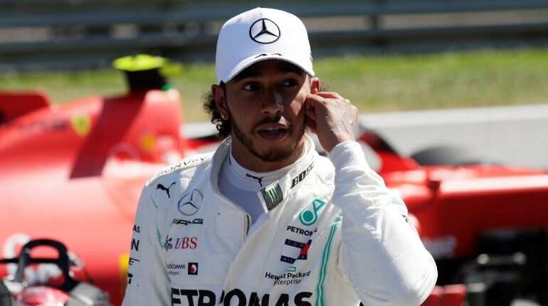 Lewis Hamilton's path to seventh world title may begin on its knees