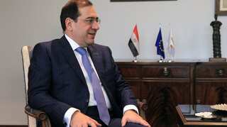 Egypt's arrears to foreign oil firms fall to 900 million dollar at end of June: Petroleum Minister
