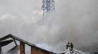 Huge fire erupts at power station outside Moscow