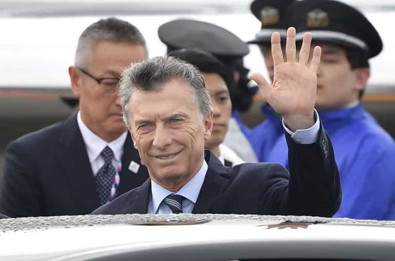 Argentine President Macri has slim lead for re-election in early poll