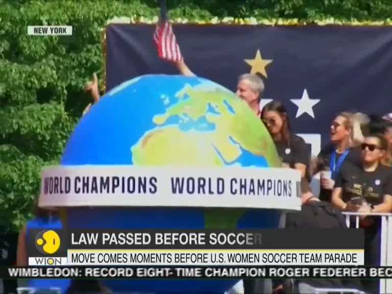 Cuomo signs law guaranteeing equal pay