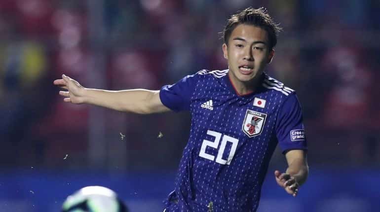 Barcelona agree deal to sign Japan's Abe Barcelona agree deal to sign Japan's Abe
