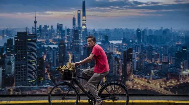 China opens up finance sector to more foreign investment