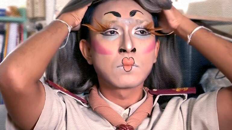 Thai English teacher puts on outrageous makeup to boost students' confidence in class