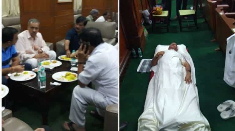 Karnataka crisis: Yeddyurappa, other BJP MLAs dine, sleep inside Vidhana Soudha Karnataka crisis: Yeddyurappa, other BJP MLAs dine, sleep inside Vidhana Soudha