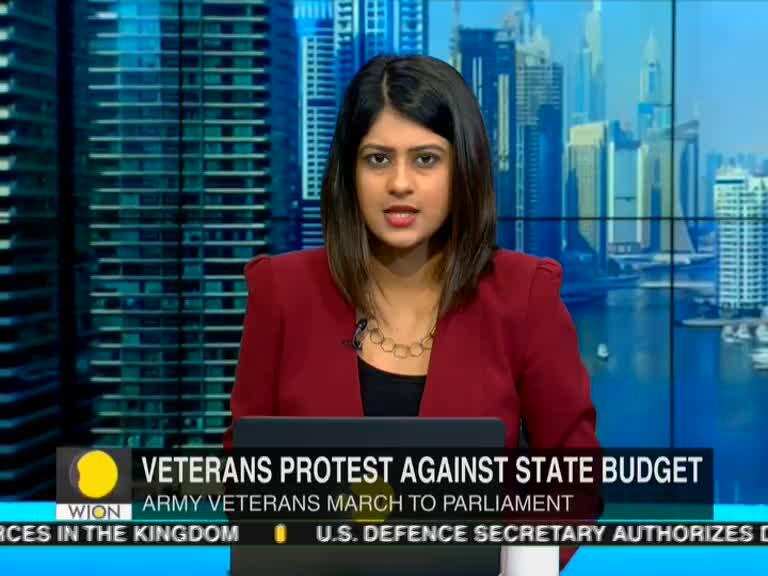 Lebanese veterans tussle with security forces in budget protest