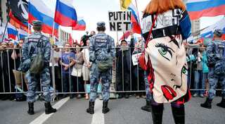 Russia: Over 20,000 rally in Moscow as election anger boils over