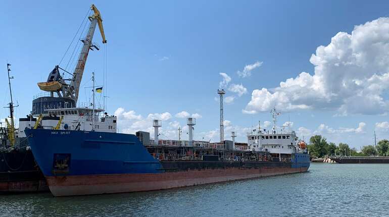 Ukraine seizes Russian tanker, frees crew after Moscow warns of 'consequences'